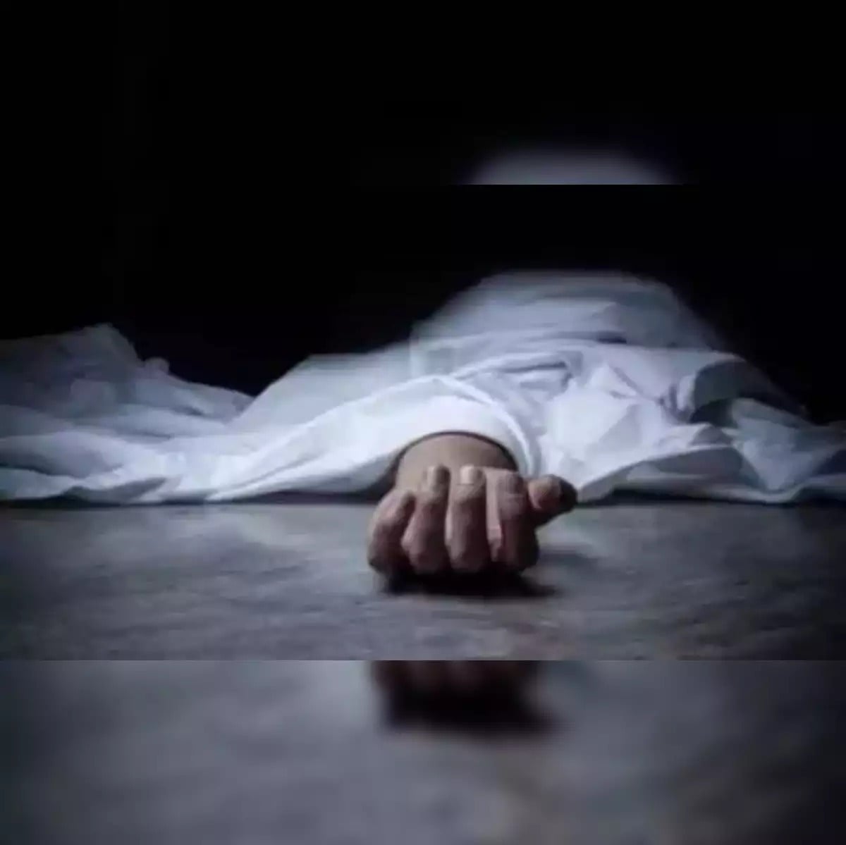 डॉक्टर पत्नी मौत मामला: डॉक्टर ने पुलिस को बयान दिया कि वह गिर गई थी,फिर पुलिस ने क्या किया ?