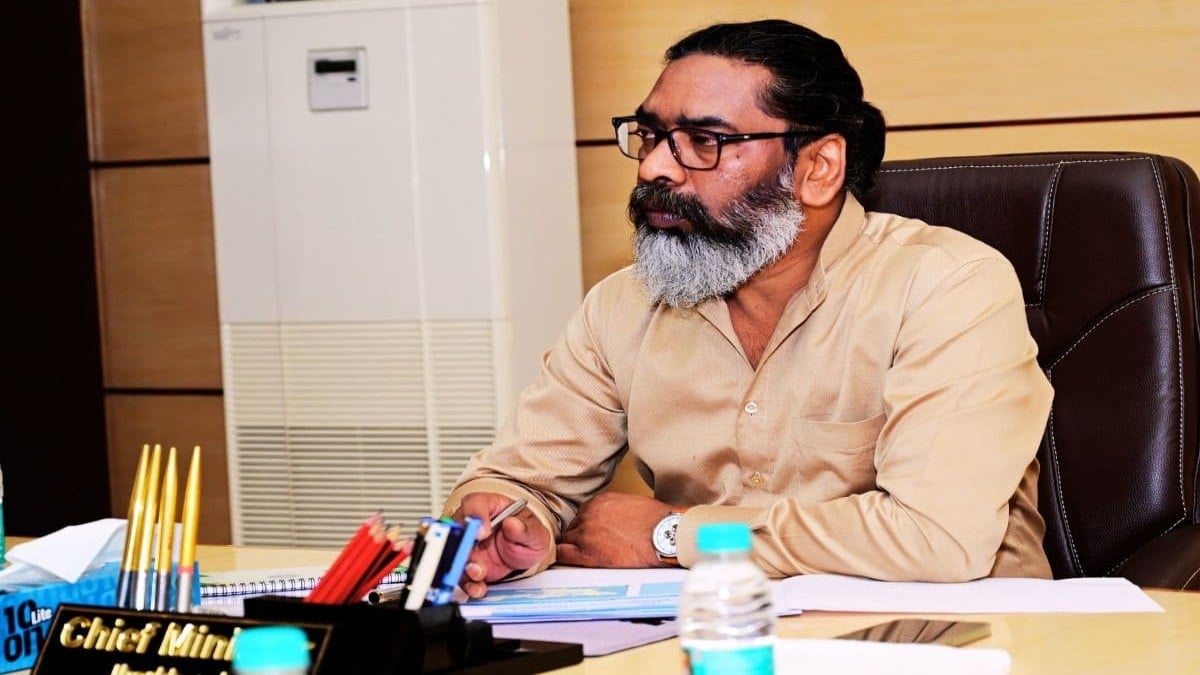 मिडिल ईस्ट संकट पर सीएम हेमंत सोरेन का एक्शन मोड, गल्फ में फंसे झारखंडियों के लिए जारी की इमरजेंसी हेल्पलाइन