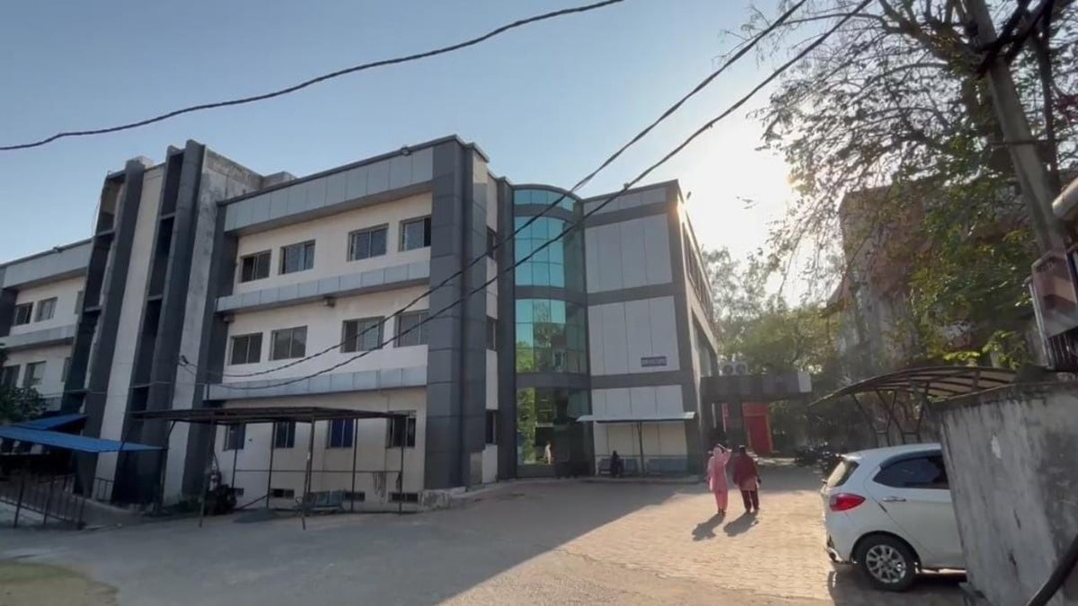 धनबाद में एसीबी की बड़ी कार्रवाई: 15 करोड़ के अवैध संपत्ति मामले में रिटायर्ड जमादार गिरफ्तार