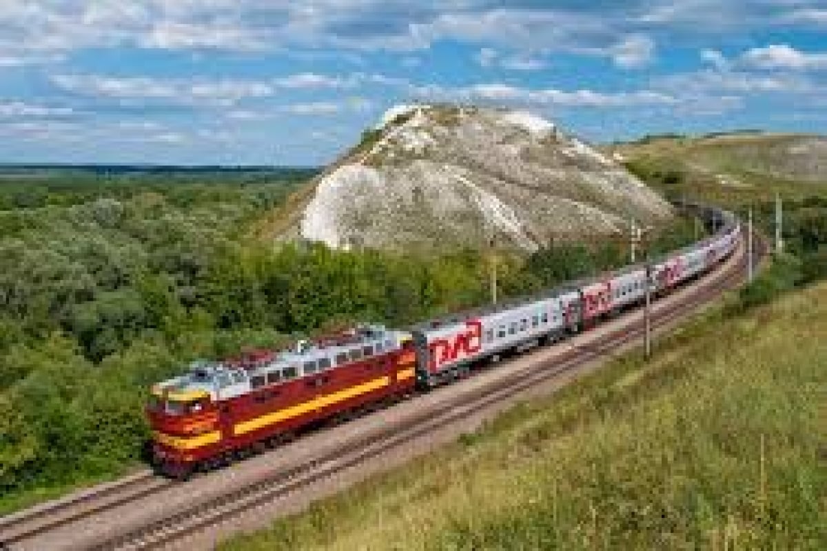 Railway News: होली के पहले भी और बाद में भी रेलवे ऐसे रख रहा आपकी परेशानियों का ख्याल !!