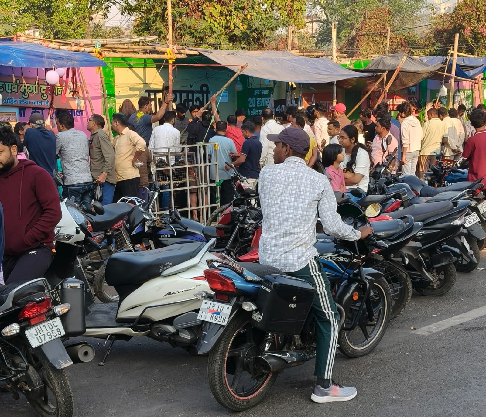 यूपी ,बिहार के बकरों ने धनबाद की नींद में डाली खलल, दर मुंहमांगी फिर भी मीट दुकानों में गजब की भीड़!