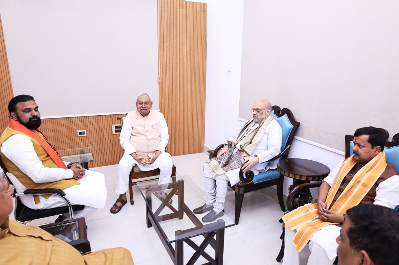 नीतीश कुमार ने दाखिल किया राज्यसभा के लिए नामांकन,गृह मंत्री अमित शाह रहे मौजूद