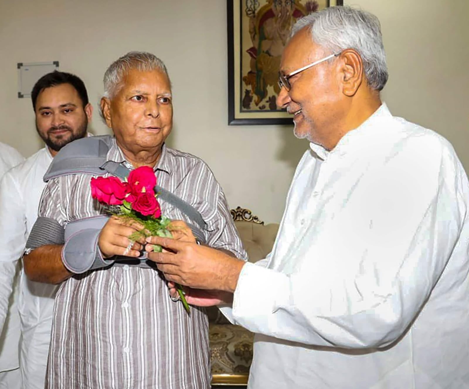 बिहार में बदलाव की  बयार के बीच नेता प्रतिपक्ष तेजस्वी यादव ने कैसे ललन सिंह को घेरा और क्या कहा?
