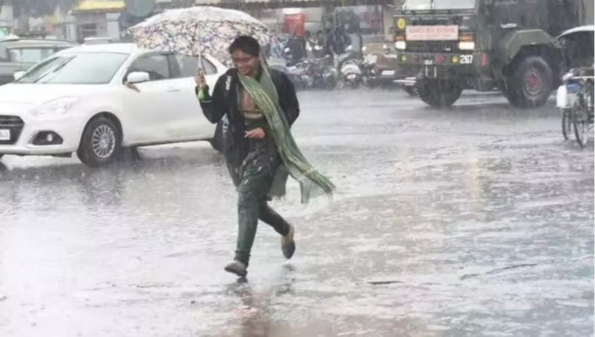 Weather Alert:आज और कल झारखंड के इन जिलों में होगी गरज के साथ बारिश, 13 मार्च से फिर चढ़ेगा तापमान