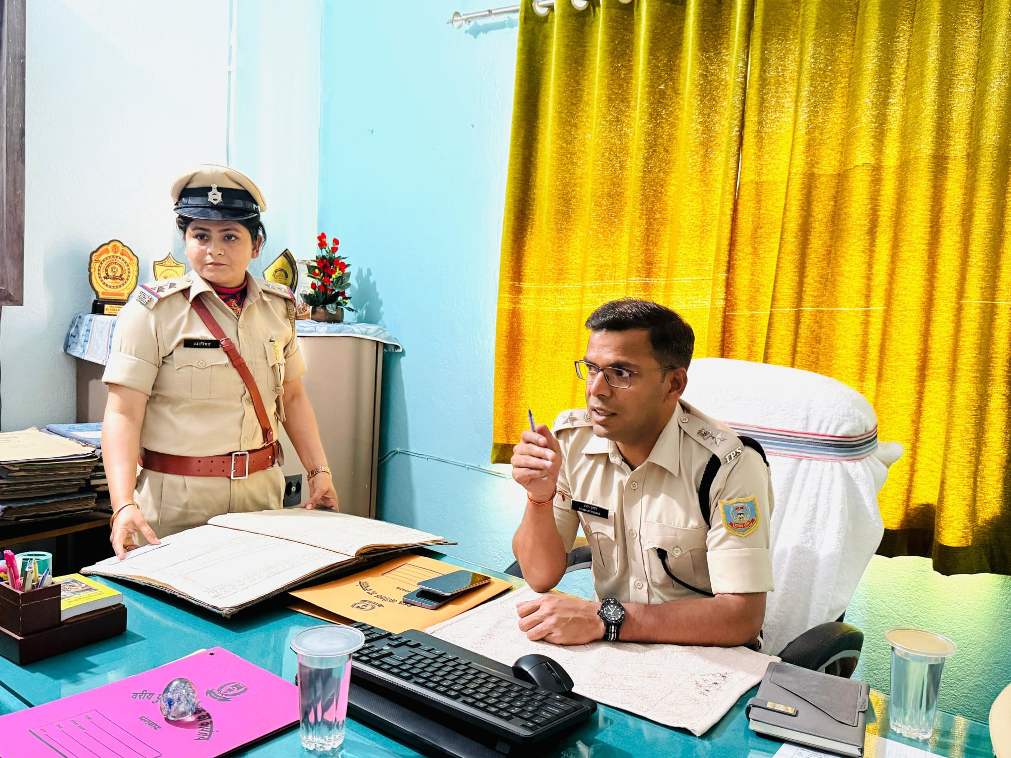 Dhanbad : एसएसपी अचानक पहुचें राजगंज थाना ,संचिकाओं को खंगालने बाद पढ़िए -क्या दिया निर्देश !!