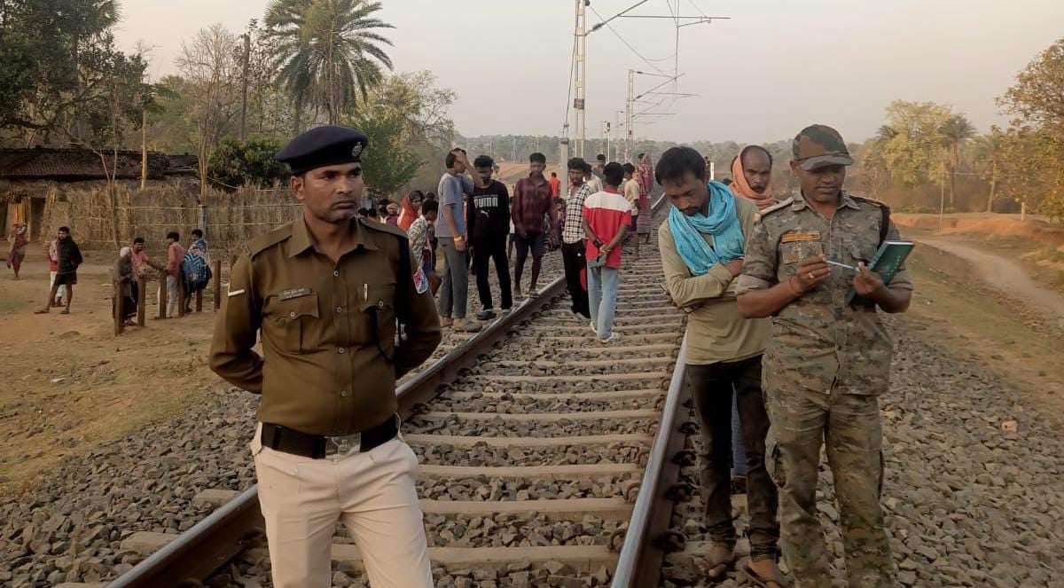 दुमका:हंसडीहा - गोड्डा रेल लाइन पर सनसनीखेज घटना, ट्रेन से कटकर दो युवकों की मौत