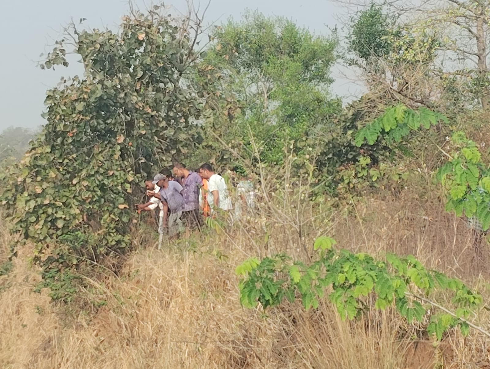 धनबाद: 80 फीट गहरी खदान में मिला अज्ञात शव, हत्या की आशंका से इलाके में सनसनी
