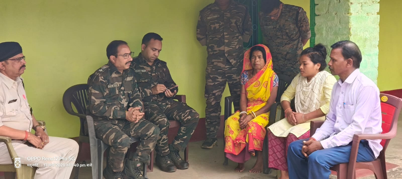 1 करोड़ का इनामी नक्सली अब भी फरार, पुलिस पहुंची गांव, परिवार से सरेंडर की अपील