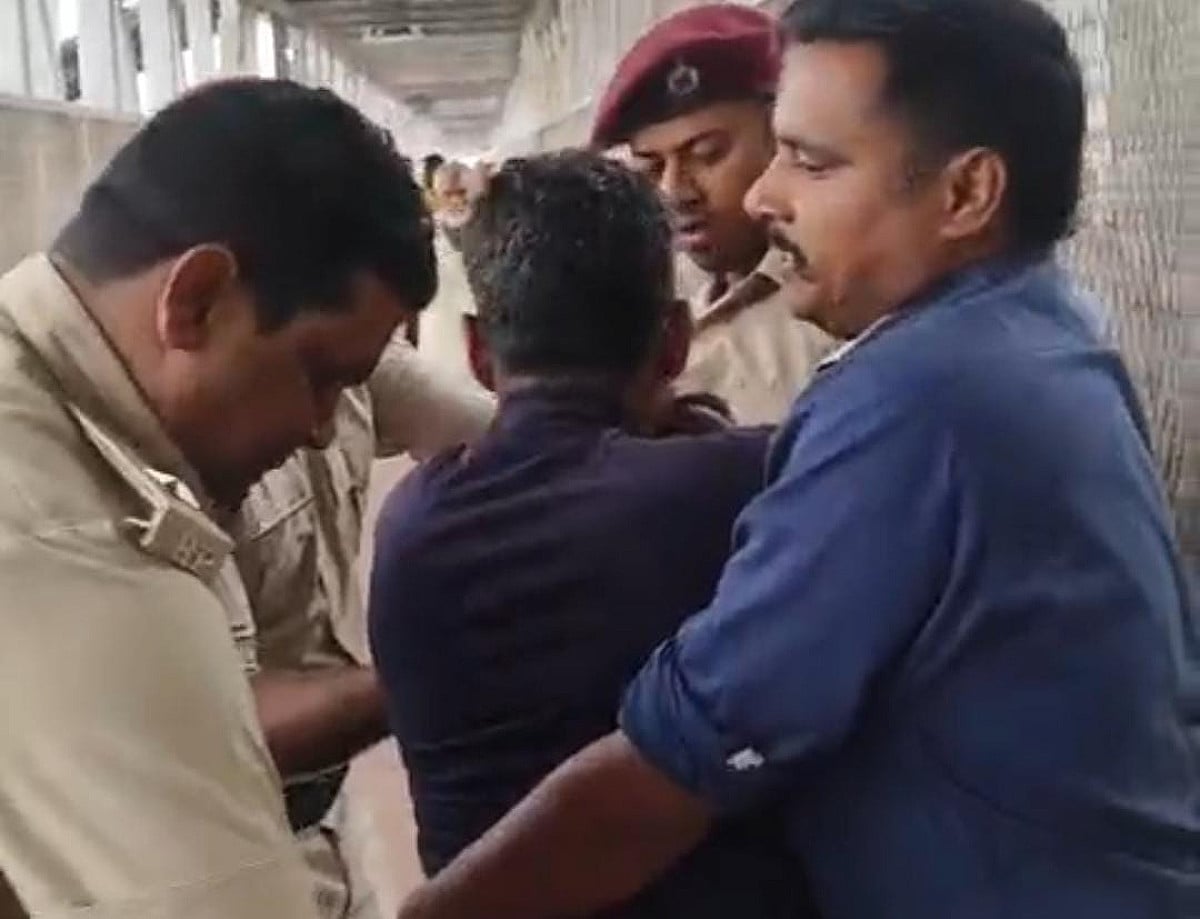 जब आपस में ही भिड़ गए बिहार पुलिस के जवान, फिर जो कुछ हुआ देखिये
