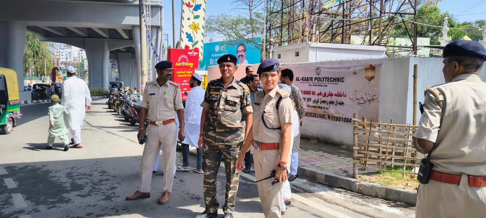 Eid Ul Fitr 2026: रांची के डोरंडा ईदगाह में अदा हुई ईद की नमाज़, सुरक्षा में तैनात रही पुलिस