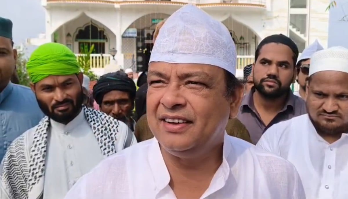 देवघर में ईद की रौनक, मंत्री इरफान अंसारी ने दिया एकता का संदेश
