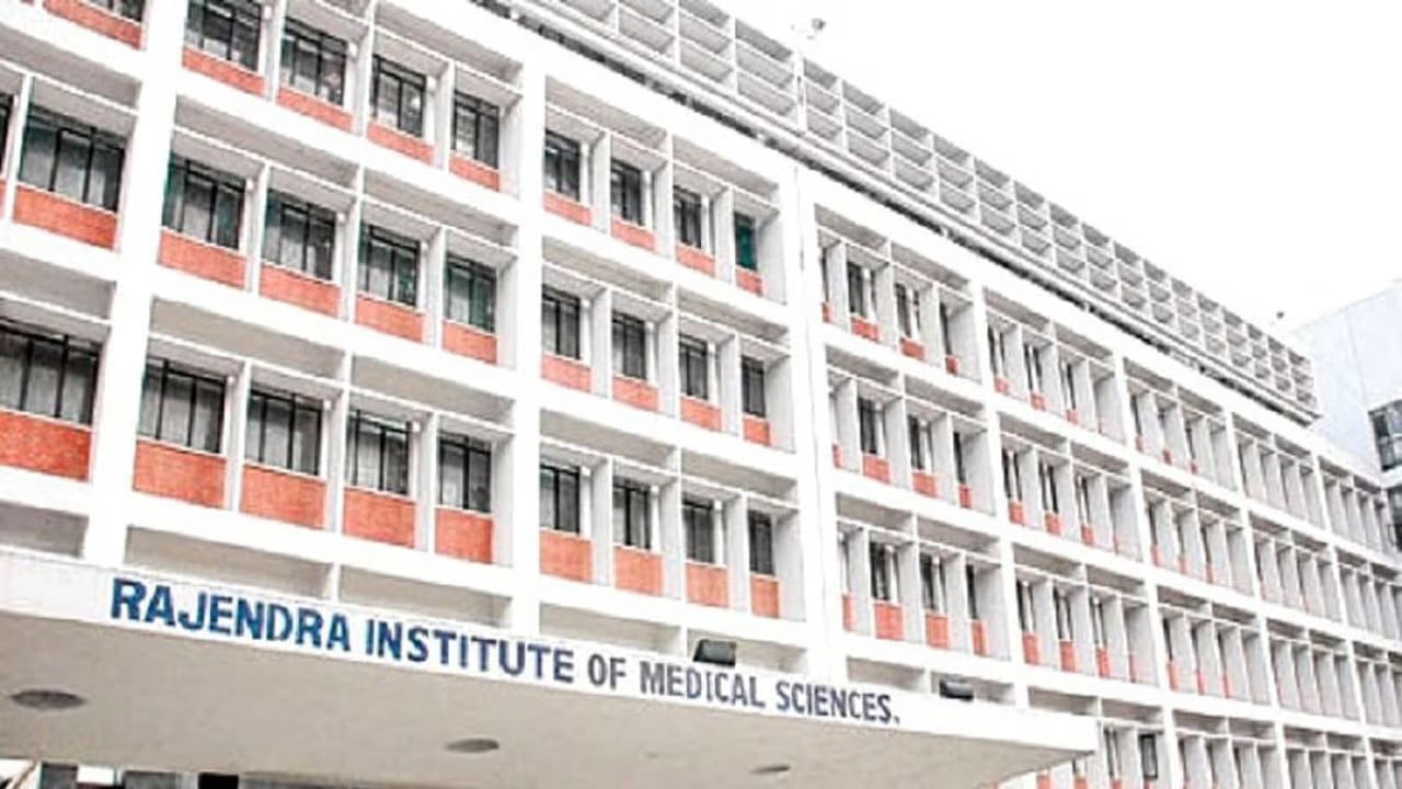 अपडेट : झारखंड में मेडिकल शिक्षा को मिलेगा बूस्ट, MBBS-PG सीटें बढ़ाने की बड़ी तैयारी, RIMS में 250 सीटों का प्रस्ताव
