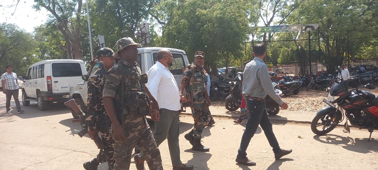 सरायकेला में एसीबी की बड़ी कार्रवाई,भू-अर्जन विभाग के क्लर्क के साथ एक दलाल गिरफ़्तार