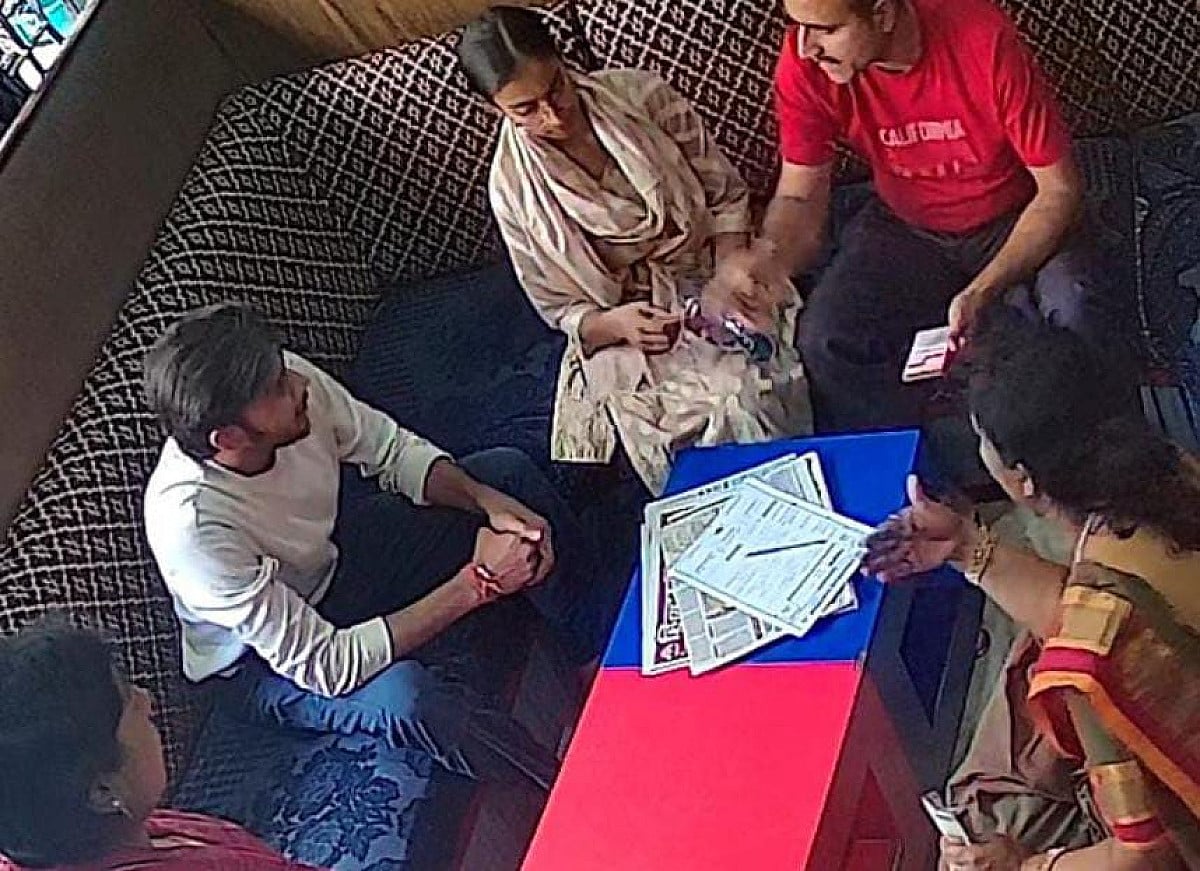 ऐसा क्या हुआ कि नए हॉस्टल में शिफ्ट होने के 3 घंटे बाद NEET छात्रा की हो गई संदिग्ध मौत, पढ़िये भागलपुर का मामला