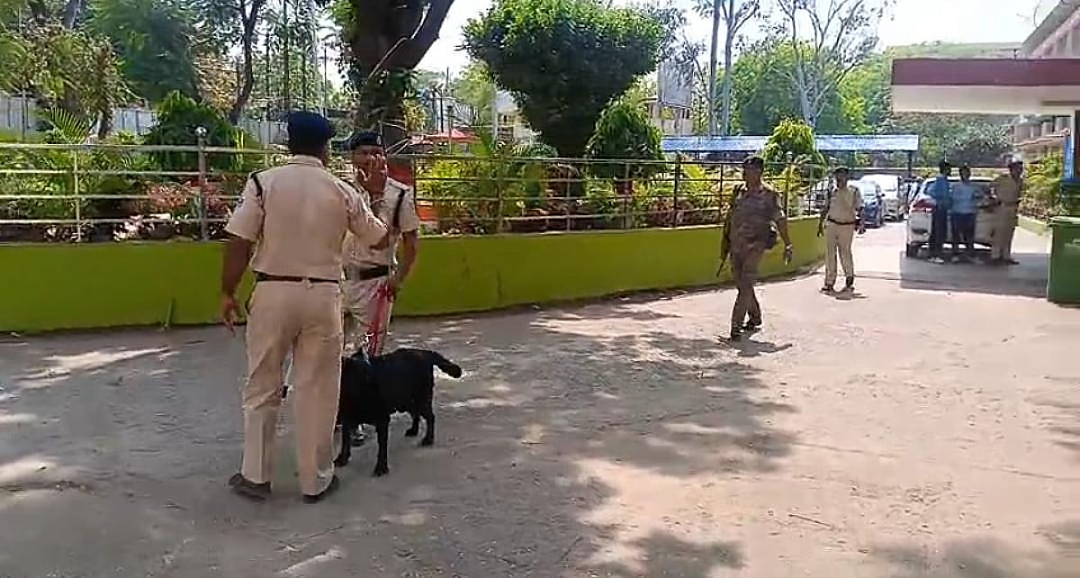बड़ी खबर : धनबाद कोर्ट को फिर मिली बम से उड़ाने की धमकी, प्रशासन अलर्ट