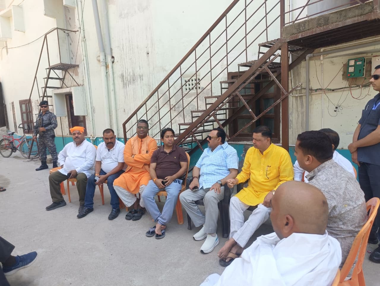 बिहार के पूर्व खनन मंत्री के निधन पर बीजेपी नेता कमलेश सिंह ने जताया दुख, परिजनों से किया मुलाकात