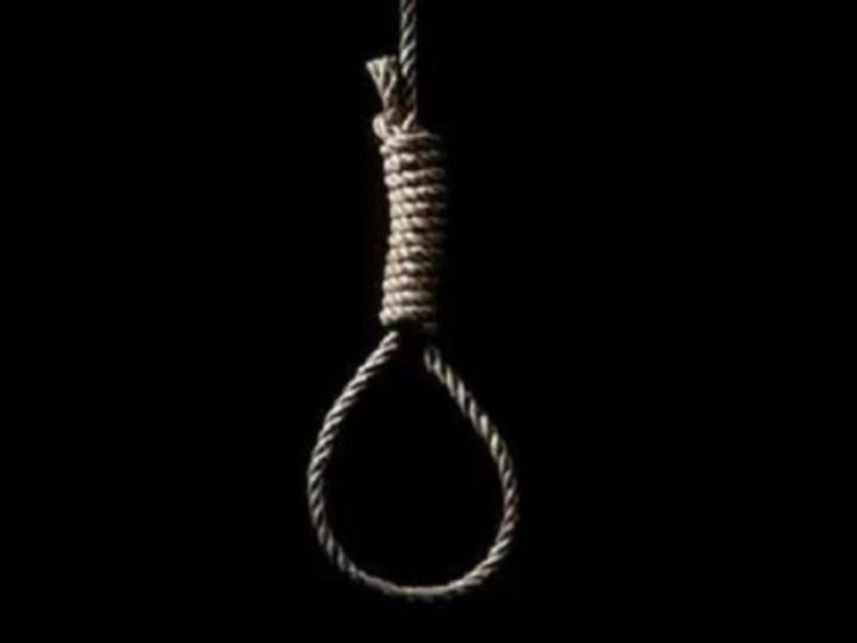 देवघर में पेड़ से लटका मिला युवक-युवती का शव, सरपता जंगल बना ‘मौत का राज