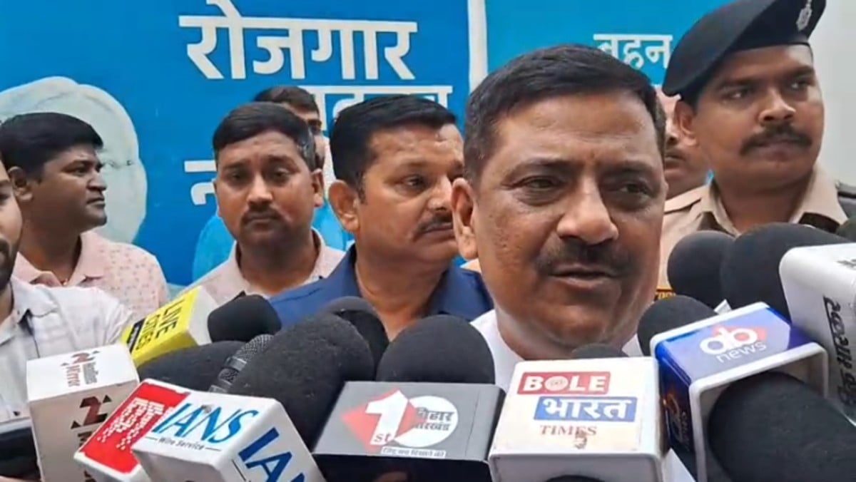 नीतीश कुमार के इस्तीफे पर सवाल, पटना में आरजेडी पर जमकर बरसे संजय झा