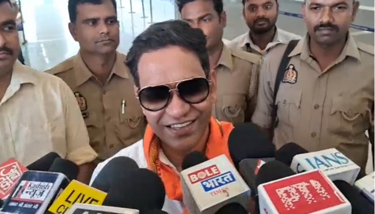 पटना में गरजे निरहुआ, खेसारी पर साधा निशाना, नीतीश कुमार के विकास की जमकर की तारीफ