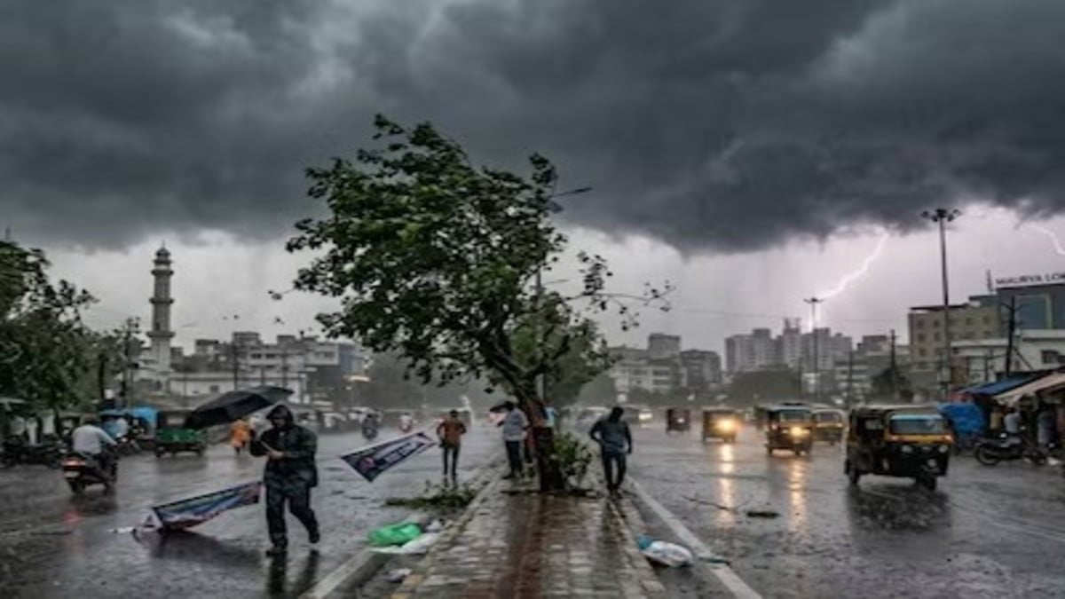 झारखंड में अचानक बदलेगा मौसम का मिजाज़, अगले तीन घंटे में तेज बारिश-आंधी और वज्रपात का अलर्ट