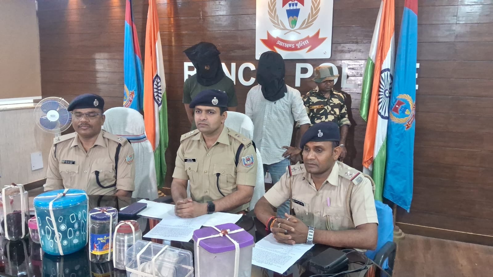 रांची:  व्हाट्सअप के जरिए ऑनलाइन बेच रहा था ब्राउन शुगर, तभी खुद कस्टमर बन पहुंच गई रांची पुलिस