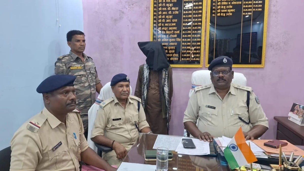 सिमडेगा पुलिस की बड़ी कार्रवाई, 29 साल से फरार चल रहे आरोपी को गिरफ्तार कर भेजा जेल