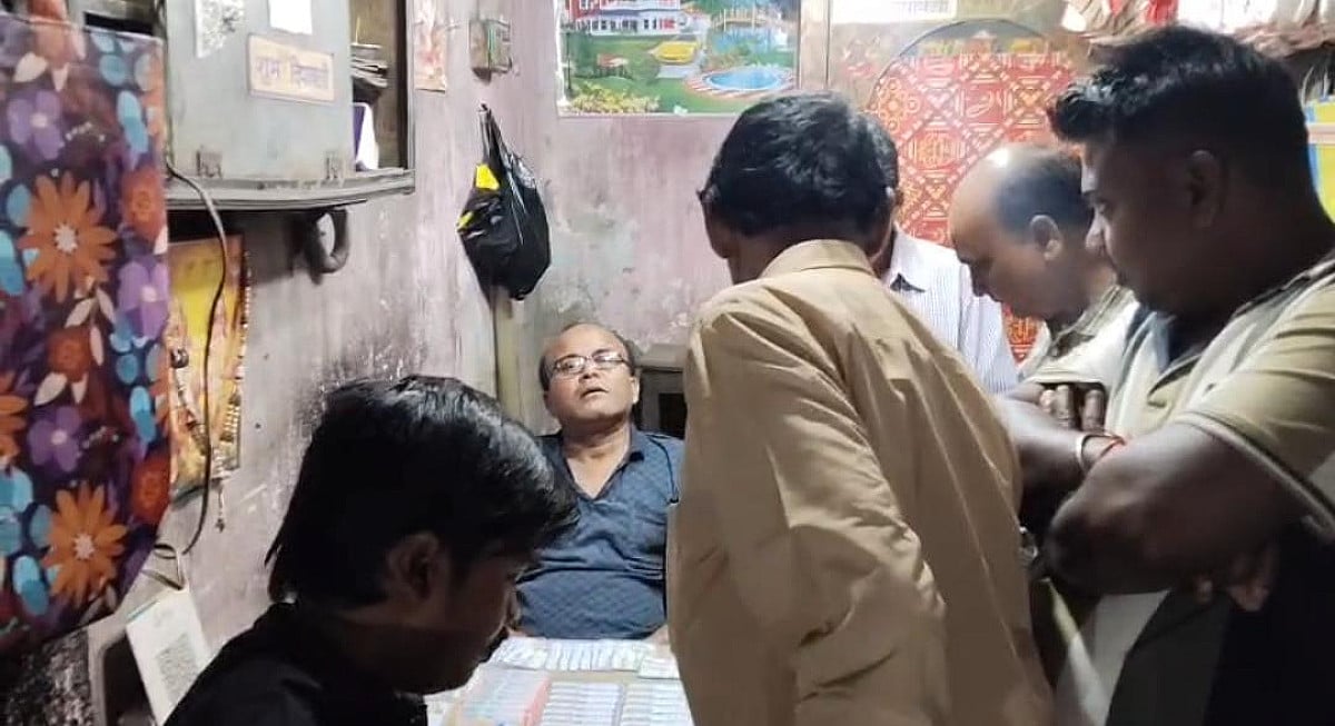 अवैध लॉटरी के जाल में फंसकर भोले-भाले लोग गंवा रहे है खून पसीने की कमाई, क्या कर रही है धनबाद पुलिस ?