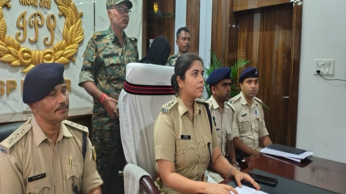 पाकुड़ पुलिस का बड़ा अभियान: 10 महीनों में 76 फरार वारंटी हुए गिरफ्तार