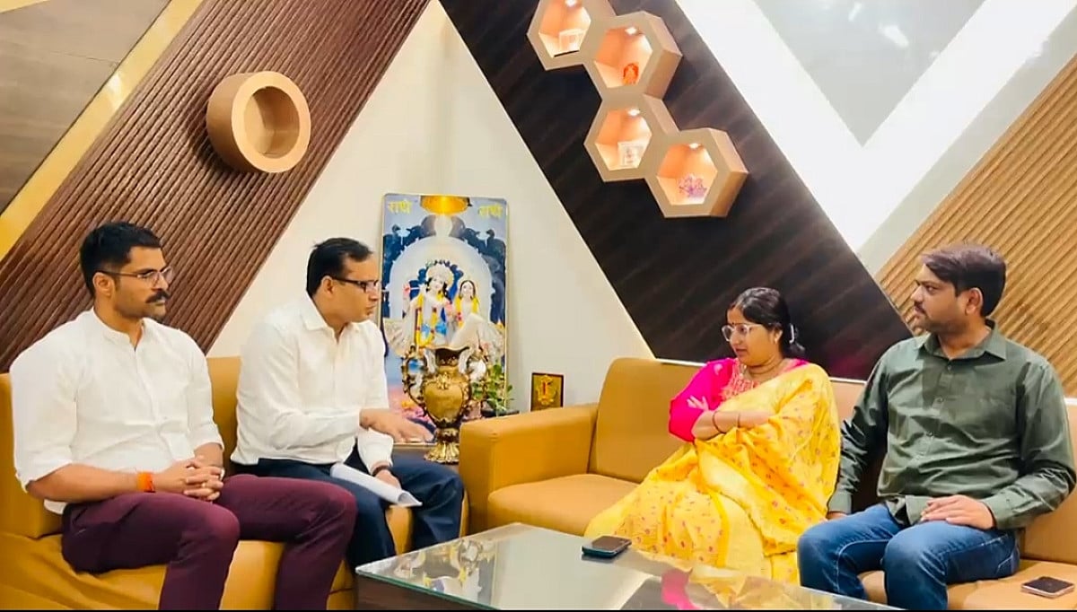 ढुल्लू महतो Vs संजीव सिंह : रेल अफसरों के लिए 'आगे गड्ढा, पीछे खाई वाले हालात', बुरी तरह कैसे उलझे रेल अधिकारी ?