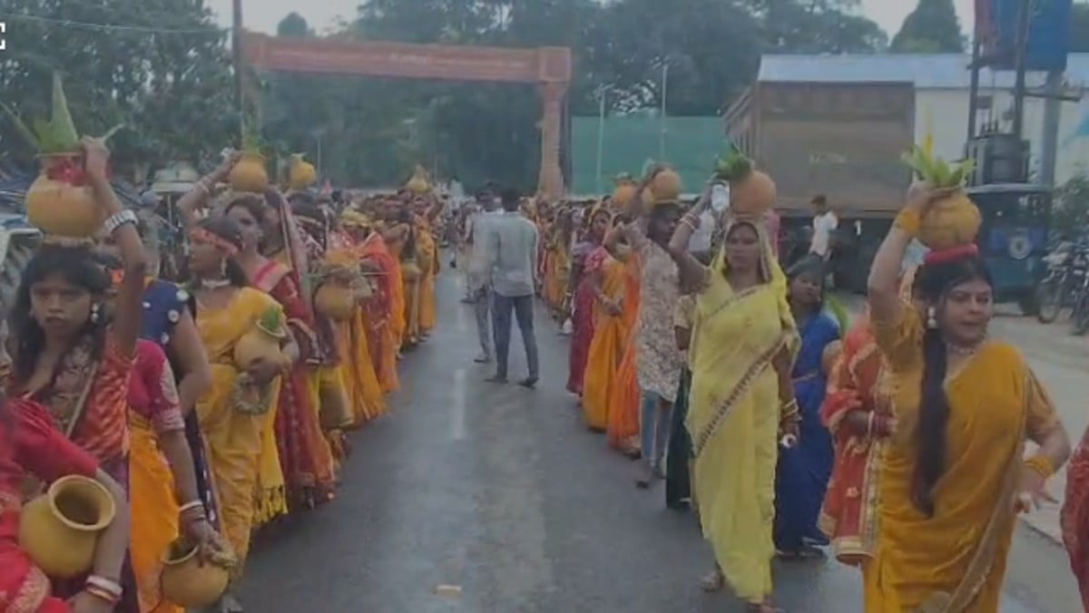 5100 कलशों के साथ निकाली गई ऐतिहासिक यात्रा, साहिबगंज में दिखा आस्था का संगम