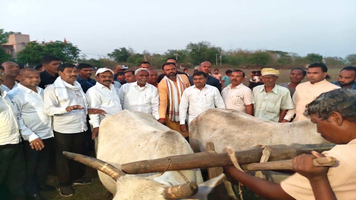 विस्थापितों के आंदोलन के बहाने चंपाई सोरेन ने कैसे पकड़ ली है अलग राह, क्या होगा राजनीतिक फ़ायदा ?
