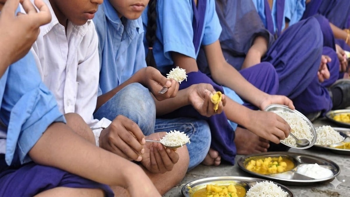 10 दिन से 1200 बच्चों की थाली में नहीं है खाना, चावल के बगैर बोकारो में ठप हुआ मिड-डे-मील
