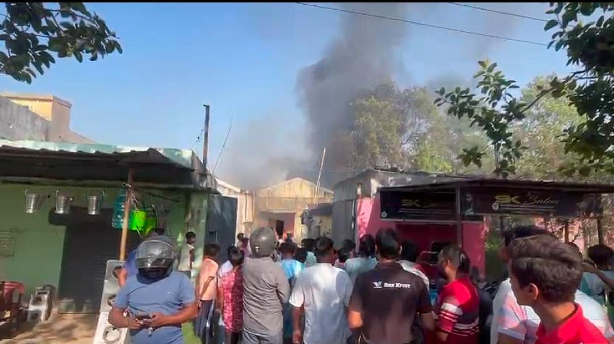 बड़ी खबर:जमशेदपुर में एक चिप्स गोदाम में लगी भीषण आग, लाखों का नुसकान