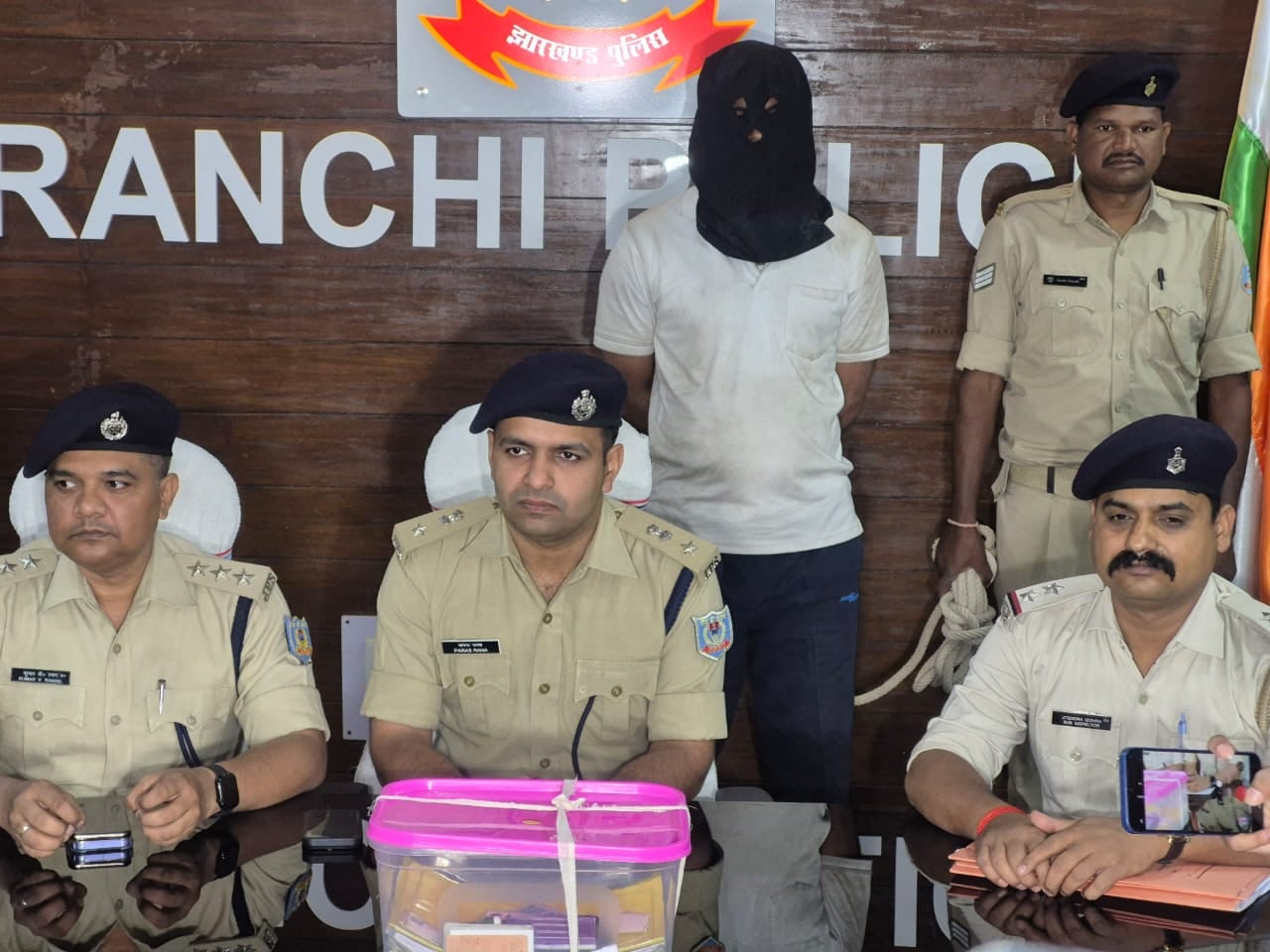 आर्मी में नौकरी के नाम पर युवाओं से ठग रहा था लाखों रुपये,आर्मी की सूचना पर रांची पुलिस ने किया गिरफ्तार