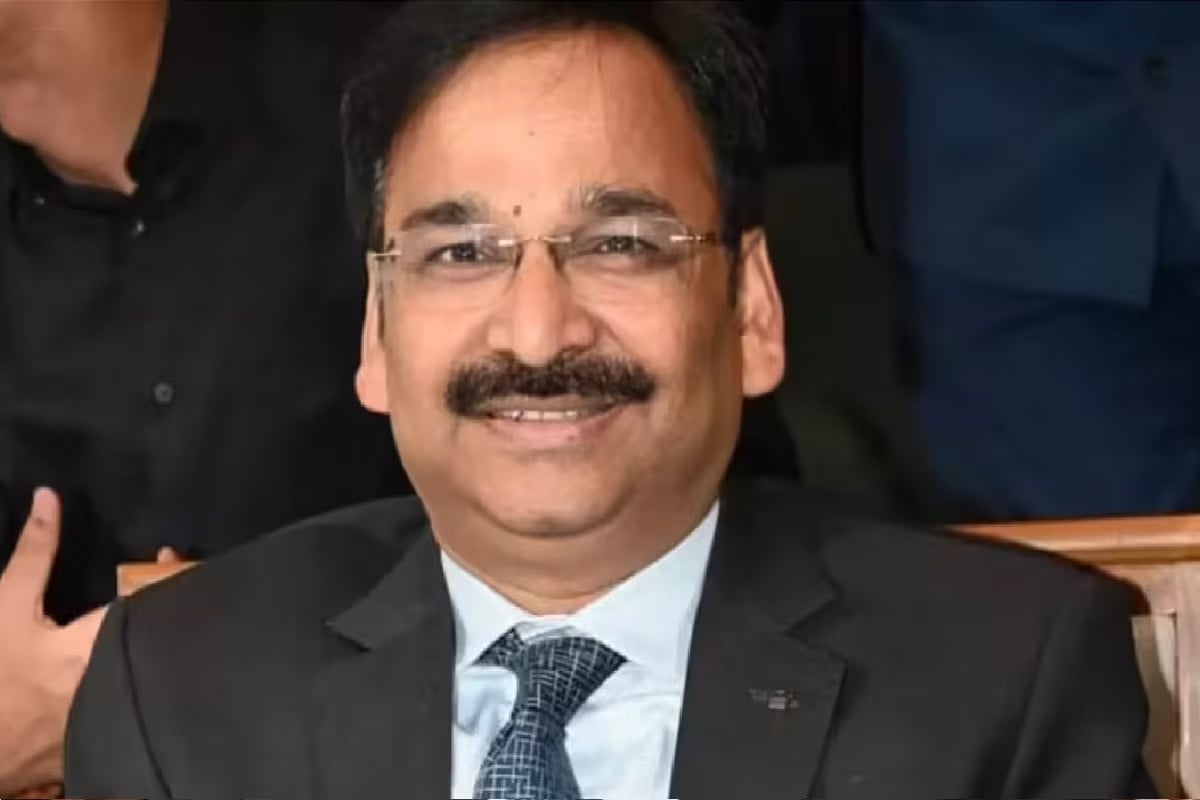 BREAKING:  निलंबित IAS विनय चौबे को सुप्रीम कोर्ट से बेल,जानिए क्या है पूरा मामला
