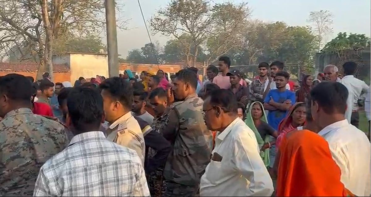 गिरिडीह: विवाहिता की मौत से गुस्साए मायकेवालों ने ससुराल के घर को किया आग के हवाले