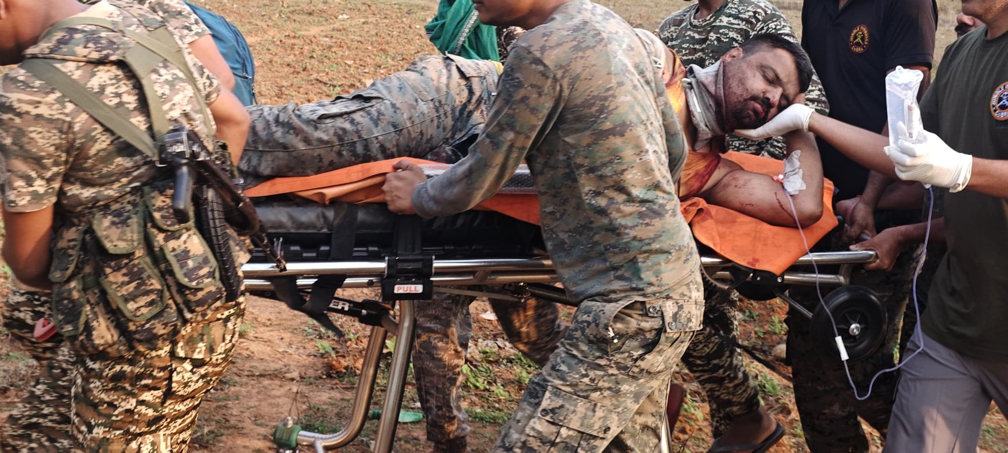 बड़ी खबर : सारंडा में IED ब्लास्ट में कोबरा जवान गंभीर रूप से घायल, एयरलिफ्ट कर रांची भेजने की तैयारी