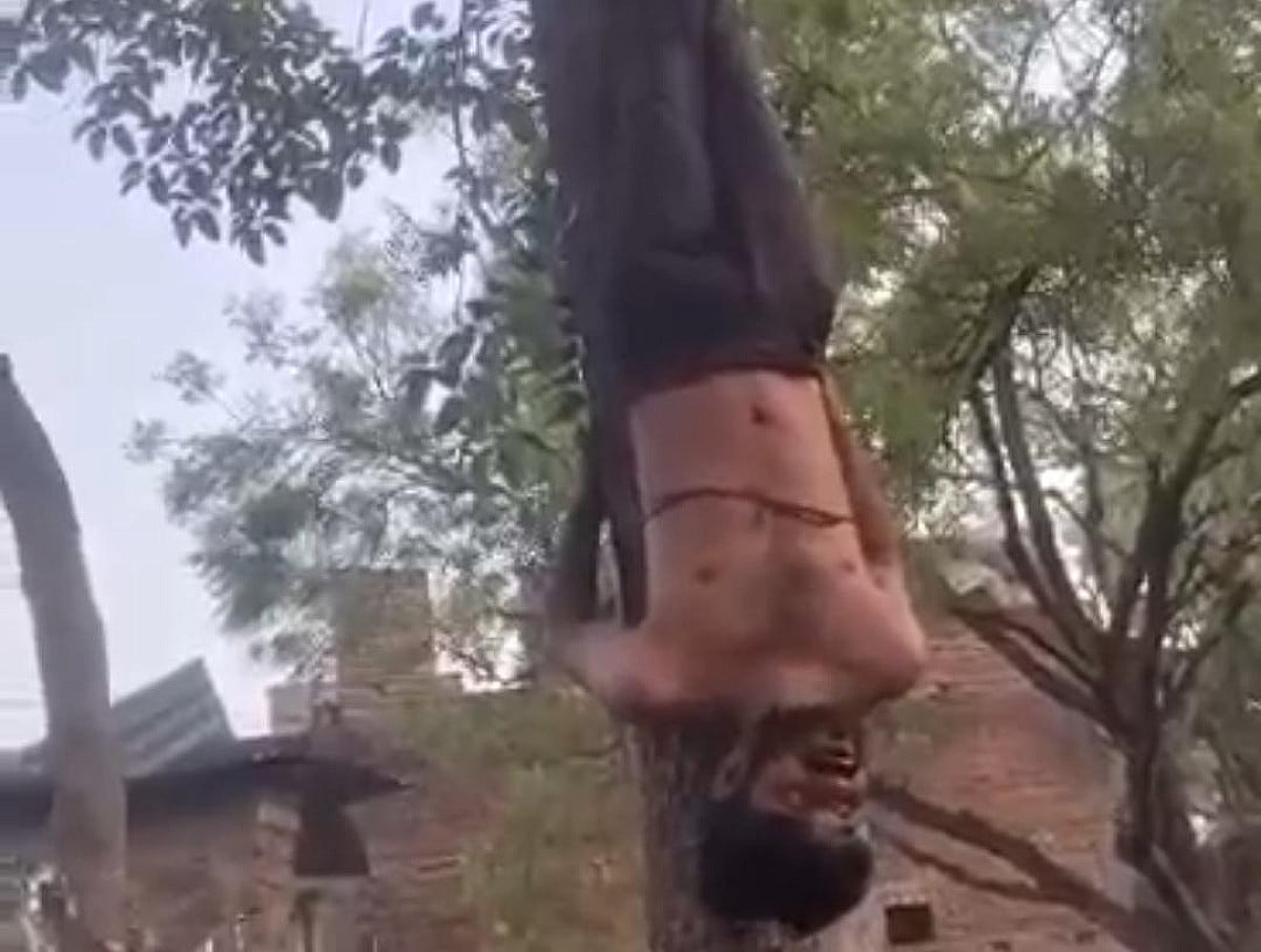 पहले युवक को उल्टा लटकाकर पीटा फिर जख्मों पर रगड़ा लाल मिर्च पाउडर, जानिए कहाँ का है मामला