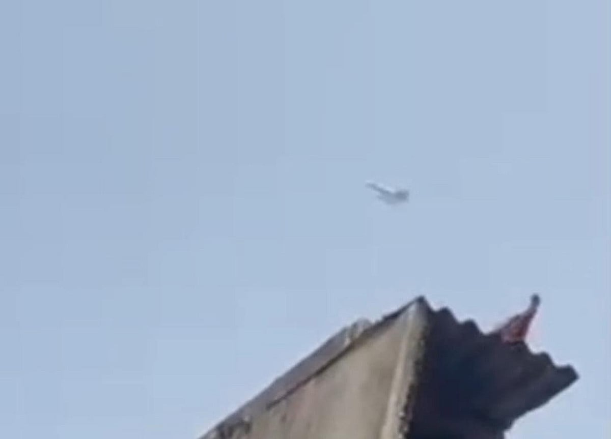 जमशेदपुर के आसमान में अचानक फाइटर जेट की गूंज से चौंके लोग, बढ़ा चर्चाओं का दौर
