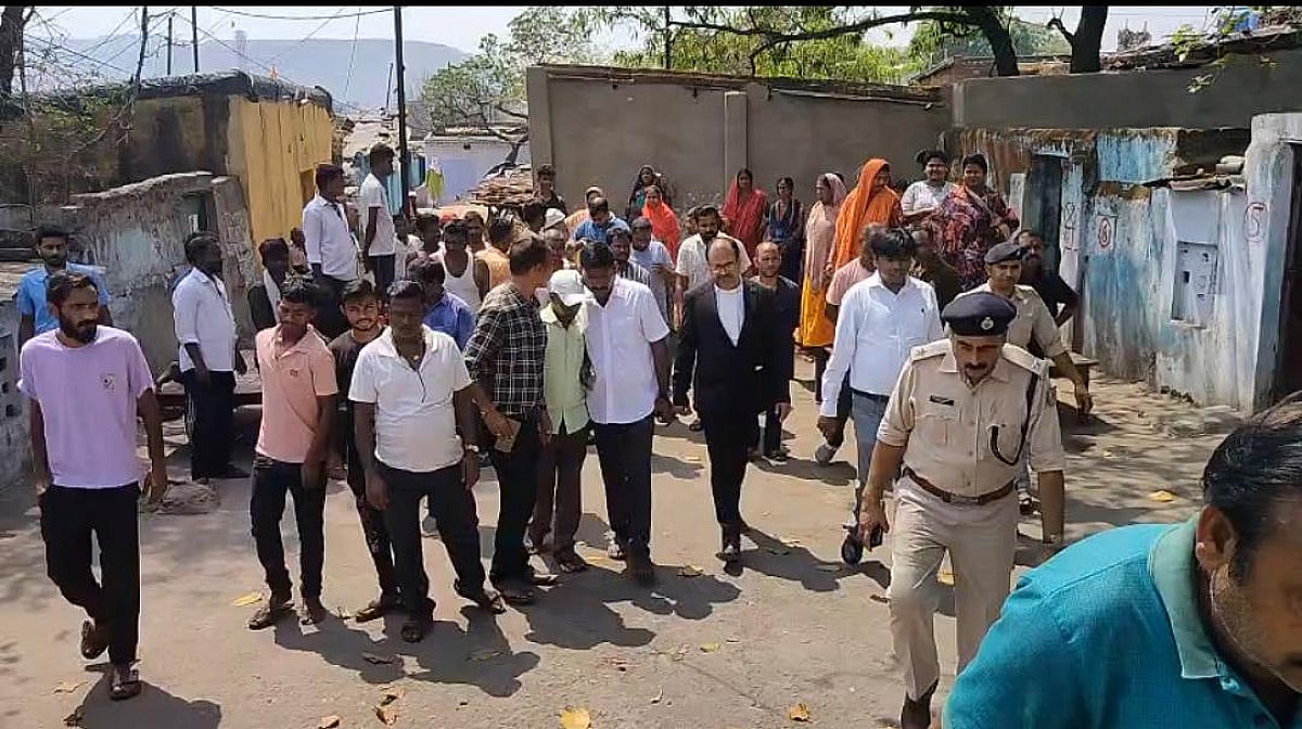 केंदुआडीह के भू-धंसान क्षेत्र पहुंची डालसा की न्याय रथ, प्रभावितों को पुनर्वास और कानूनी सहायता का आश्वास