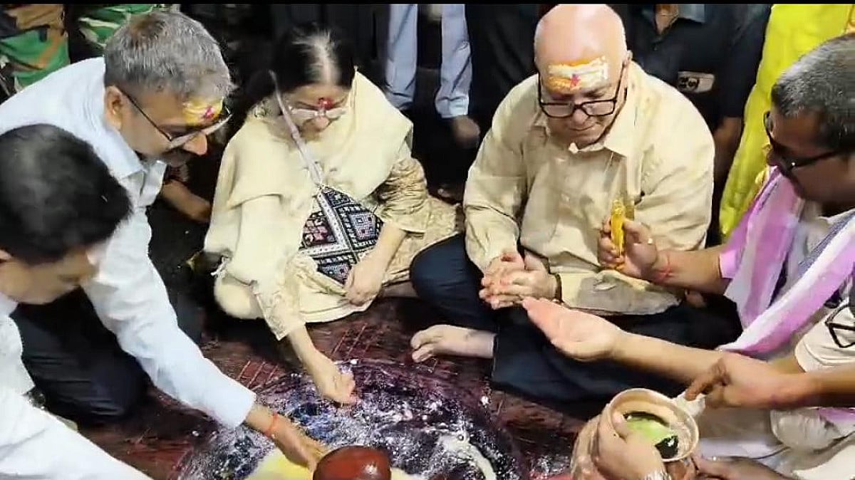 बासुकीनाथ धाम में मुख्य न्यायाधीश ने सपरिवार की पूजा अर्चना, लिया आशीर्वाद