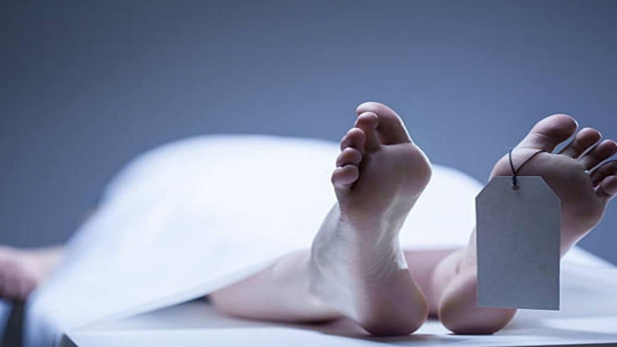 इंसानियत शर्मसार! पोस्टमार्टम के नाम पर परिजनों से की 5 हजार रुपये की मांग, जानिए कहाँ का है मामला