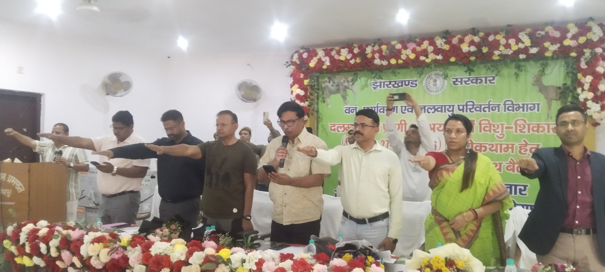 जंगल और जानवर बचाने की मुहिम, सेंदरा से पहले ली गई वन्यजीव संरक्षण की शपथ