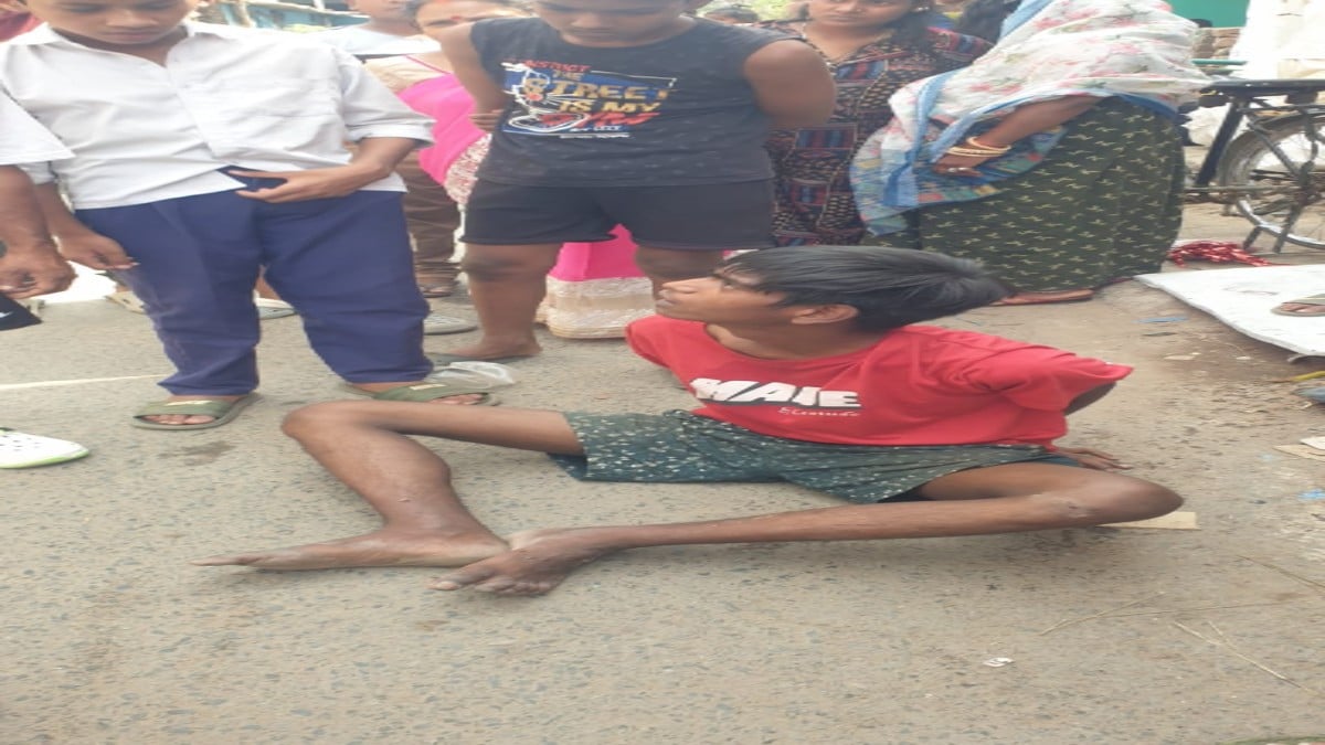 रांची के एक घर में चोरी करते युवक को लोगों ने रंगे हाथ पकड़ा, इलाके में मचा हड़कंप