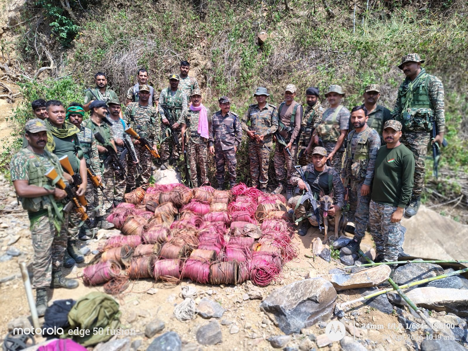 गिरिडीह में नक्सल अभियान में बड़ी कामयाबी,जंगल से तबाही का सामान बरामद