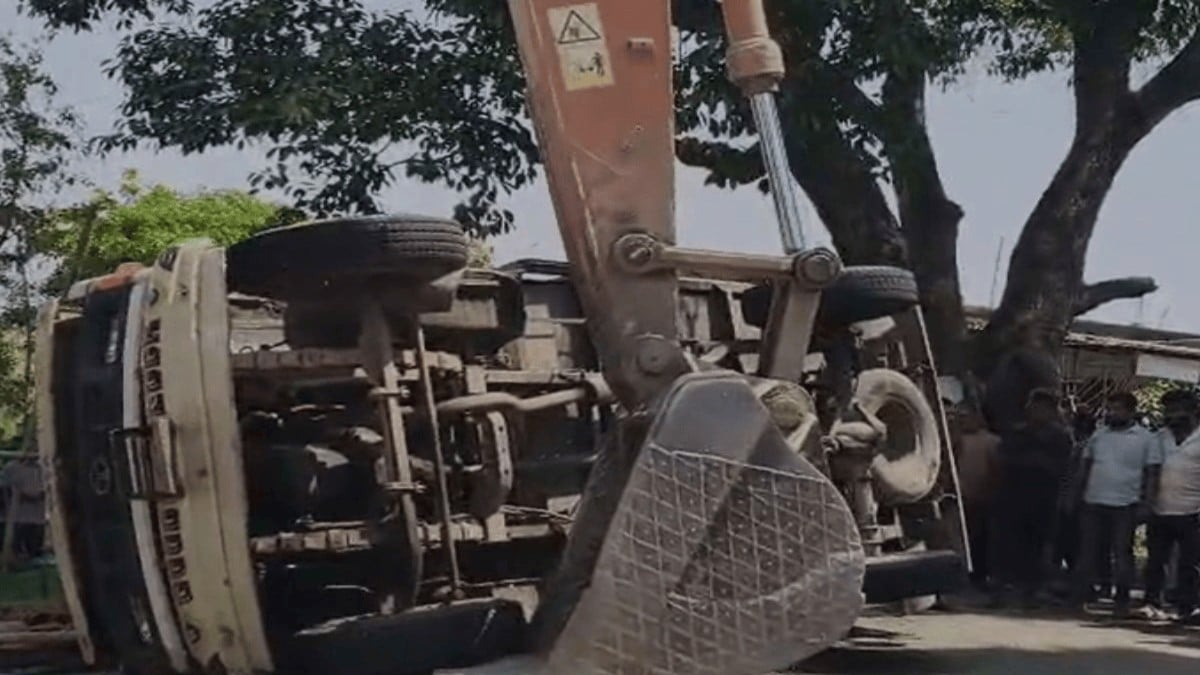 NH-39 पर भीषण टक्कर: शराब लदी गाड़ी ने स्कूटी को मारी टक्कर, तीन की मौत, कई घायल