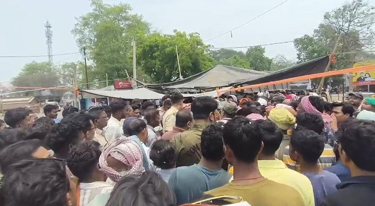 सरायकेला में दर्दनाक हादसे के बाद बवाल, पशु चिकित्सक रातू हांसदा की मौत पर चक्का जाम