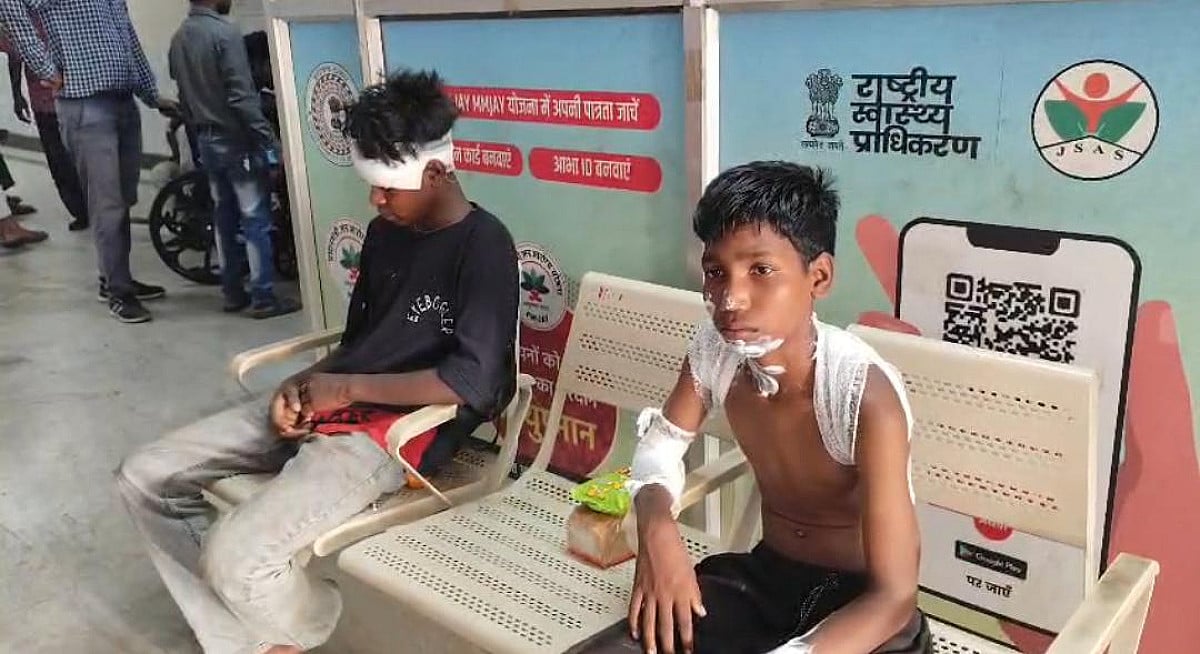 दुमका में करंट का कहर:हाई टेंशन तार की चपेट में आए बाराती, मातम में बदली खुशी