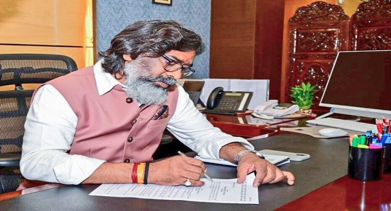 जेपी आंदोलनकारियों के सम्मान में बड़ा फैसला, सीएम हेमंत सरकार ने पेंशन और सुविधाओं के लिए जारी की राशि