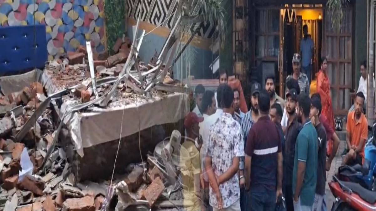 रामगढ़ में रिंग सेरेमनी के दौरान बड़ा हादसा,दीवार गिरने से दुल्हन समेत चार बच्चे गंभीर